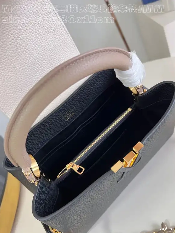 VUITTON LOUIS CAPUCINES BB-31.5*20*11CM 0509